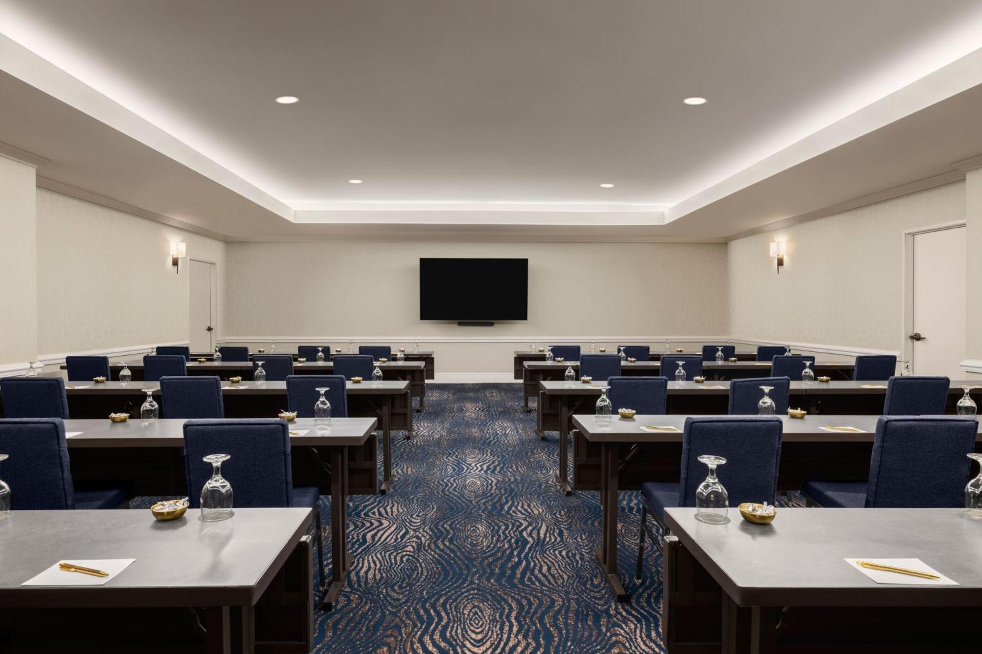 Courtyard By Marriott San Diego Downtown Exterior photo